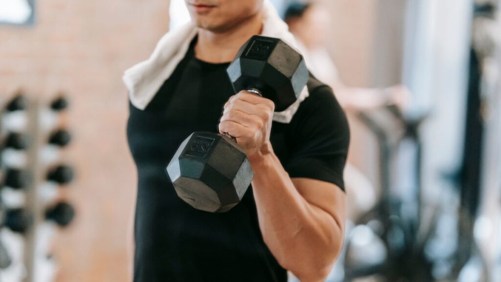 モテたい40代男性がパーソナルジムを選ぶ3つの理由